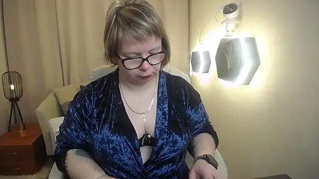 BonnnyBoobsy online show from 04-23-26, 05:52
