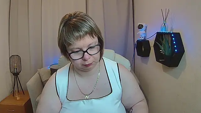 Snapshot of BonnnyBoobsy chatting on 05-12-26, 12:02 BonnnyBoobsy online show from 05-12-26, 12:02