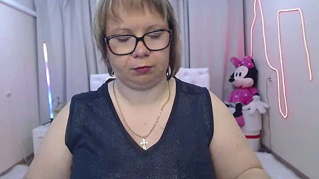 Snapshot of BonnnyBoobsy chatting on 05-18-26, 06:47 BonnnyBoobsy online show from 05-18-26, 06:47