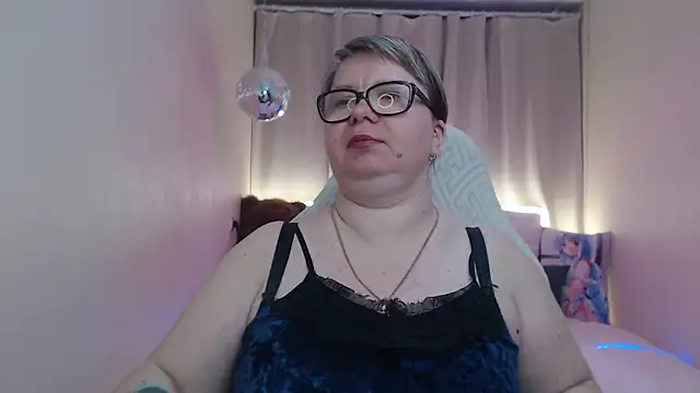 Snapshot of BonnnyBoobsy chatting on 05-26-26, 06:37 BonnnyBoobsy online show from 05-26-26, 06:37