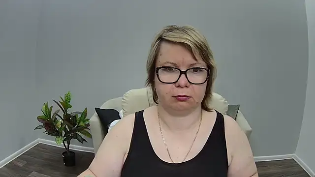 Snapshot of BonnnyBoobsy chatting on 07-21-26, 06:10 BonnnyBoobsy online show from 07-21-26, 06:10