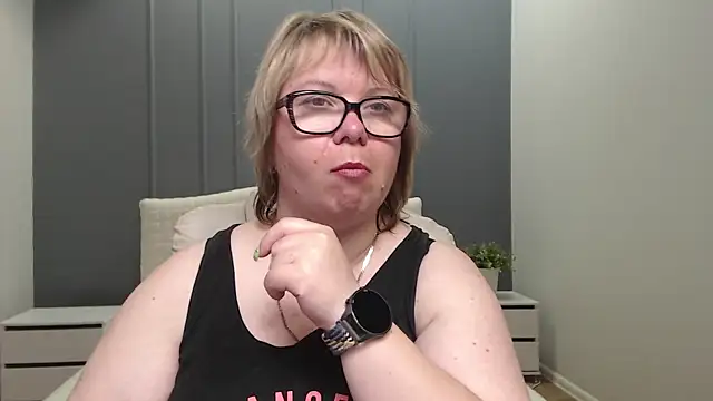 Snapshot of BonnnyBoobsy chatting on 07-28-26, 06:42 BonnnyBoobsy online show from 07-28-26, 06:42