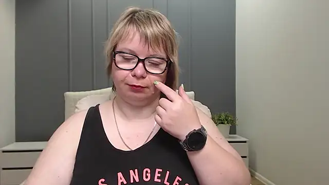 Snapshot of BonnnyBoobsy chatting on 07-28-26, 07:39 BonnnyBoobsy online show from 07-28-26, 07:39