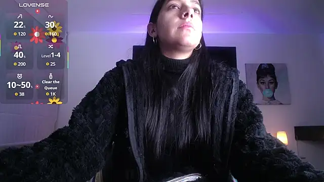 Melannyy V online show from 04-17-26, 12:30