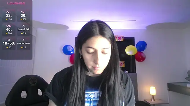 Snapshot of Melannyy_V chatting on 06-25-26, 01:04 Melannyy V online show from 06-25-26, 01:04