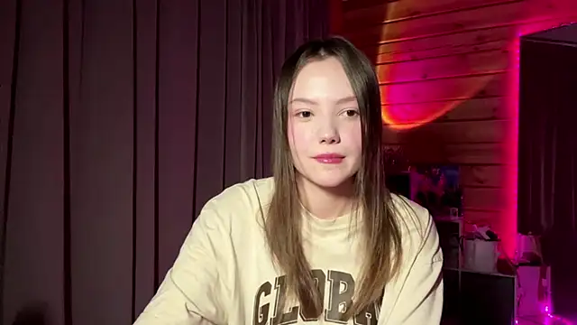 Snapshot of LenLen_Solen chatting on 06-03-26, 01:36 LenLen Solen online show from 06-03-26, 01:36
