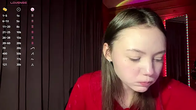 Snapshot of LenLen_Solen chatting on 06-17-26, 04:52 LenLen Solen online show from 06-17-26, 04:52