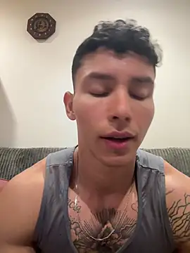 Snapshot of JAYCAM_ chatting on 05-15-26, 12:39 JAYCAM online show from 05-15-26, 12:39