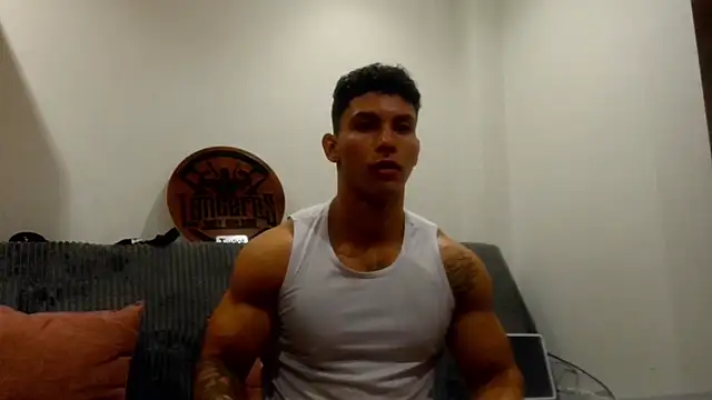 Snapshot of JAYCAM_ chatting on 05-20-26, 02:07 JAYCAM online show from 05-20-26, 02:07