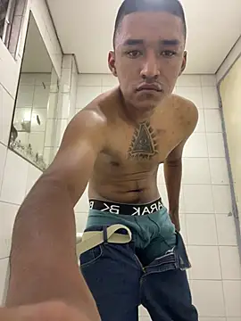 juliancito222 online show from 05-18-26, 10:37