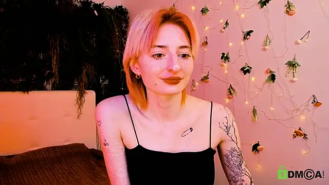 Kira  Cutie online show from 05-15-26, 11:34