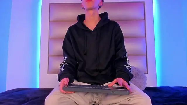 Snapshot of dante_sk chatting on 03-31-26, 01:40 dante sk online show from 03-31-26, 01:40