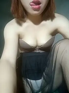 Aurora Luna online show from 04-19-26, 03:28