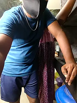 Snapshot of Tamil_ramantic_partner chatting on 04-18-26, 02:43 Tamil ramantic partner online show from 04-18-26, 02:43
