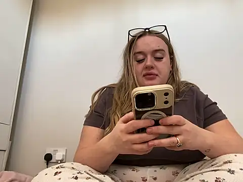 alexiablackkxx online show from 04-24-26, 11:12