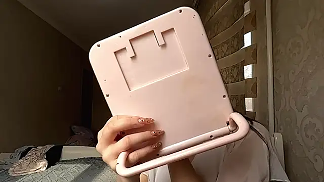 EffieCappaert online show from 03-20-26, 10:09