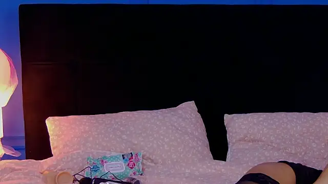 Snapshot of SiennaChantal chatting on 03-29-26, 08:14 SiennaChantal online show from 03-29-26, 08:14