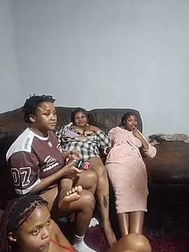 Baeboo83 online show from 05-27-26, 02:41