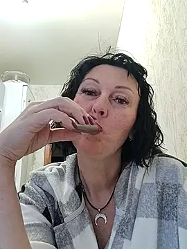 Snapshot of HelgaDennis chatting on 04-11-26, 03:33 HelgaDennis online show from 04-11-26, 03:33