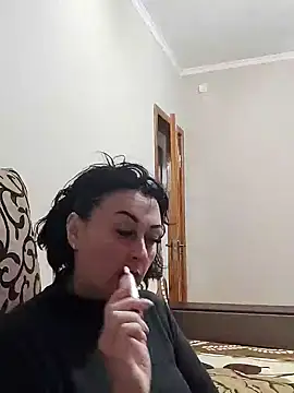 Snapshot of HelgaDennis chatting on 04-15-26, 09:48 HelgaDennis online show from 04-15-26, 09:48