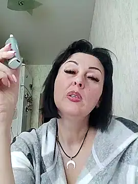 Snapshot of HelgaDennis chatting on 04-18-26, 08:40 HelgaDennis online show from 04-18-26, 08:40