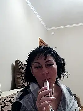 Snapshot of HelgaDennis chatting on 04-19-26, 12:11 HelgaDennis online show from 04-19-26, 12:11