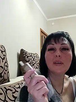 Snapshot of HelgaDennis chatting on 04-21-26, 05:39 HelgaDennis online show from 04-21-26, 05:39