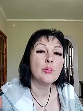 Snapshot of HelgaDennis chatting on 04-24-26, 11:01 HelgaDennis online show from 04-24-26, 11:01