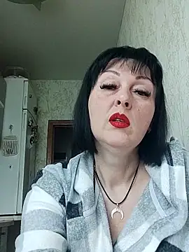 Snapshot of HelgaDennis chatting on 04-28-26, 04:17 HelgaDennis online show from 04-28-26, 04:17