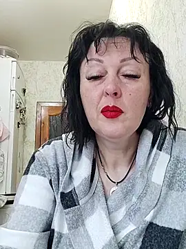 Snapshot of HelgaDennis chatting on 05-15-26, 04:52 HelgaDennis online show from 05-15-26, 04:52