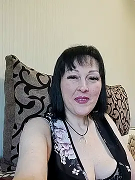 Snapshot of HelgaDennis chatting on 05-17-26, 06:22 HelgaDennis online show from 05-17-26, 06:22