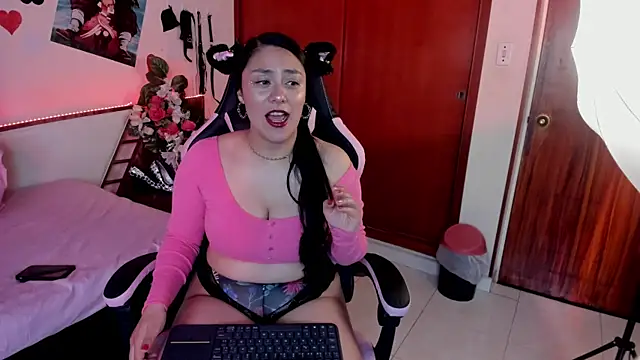 CristalZafiro online show from 04-11-26, 01:26