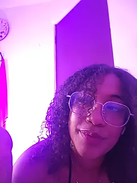 Snapshot of mia_rouxx1 chatting on 07-20-26, 10:39 mia rouxx1 online show from 07-20-26, 10:39