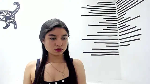 Snapshot of LindaCatalina_ chatting on 05-27-26, 12:46 LindaCatalina online show from 05-27-26, 12:46