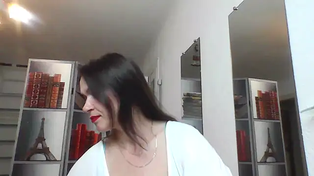 Selena Moo online show from 06-14-26, 08:49