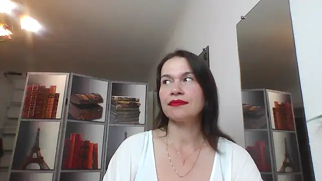 Selena Moo online show from 06-16-26, 10:07