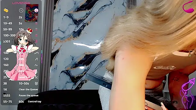 Mia Colucci- online show from 05-04-26, 07:21
