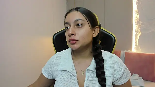 Snapshot of kira_relish chatting on 05-23-26, 11:03 kira relish online show from 05-23-26, 11:03