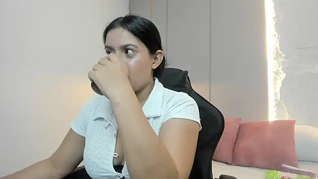Snapshot of kira_relish chatting on 06-17-26, 12:29 kira relish online show from 06-17-26, 12:29