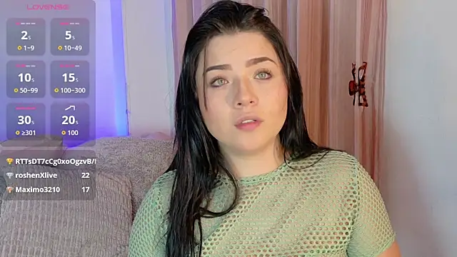 Snapshot of CamilaRougee chatting on 04-18-26, 02:04 CamilaRougee online show from 04-18-26, 02:04