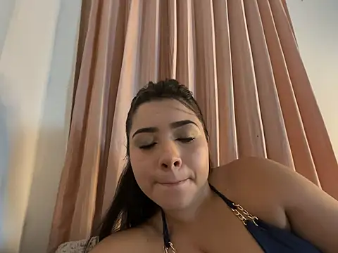 Snapshot of CamilaRougee chatting on 05-25-26, 01:00 CamilaRougee online show from 05-25-26, 01:00