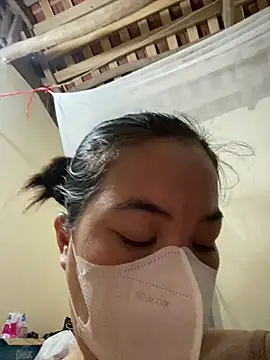 Snapshot of SeraCin chatting on 03-21-26, 03:33 SeraCin online show from 03-21-26, 03:33