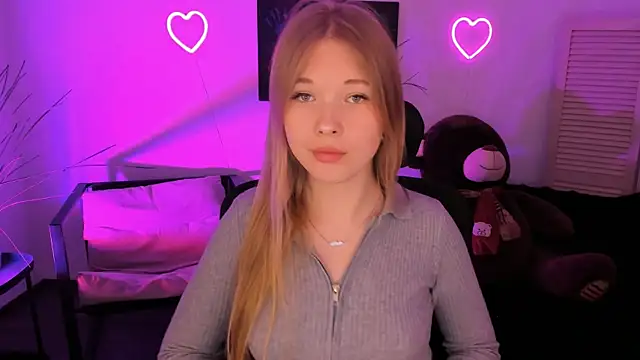 Snapshot of LunasFrost chatting on 04-06-26, 04:52 LunasFrost online show from 04-06-26, 04:52