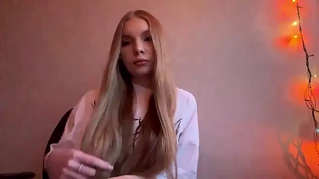 CarolineNine online show from 05-04-26, 04:14