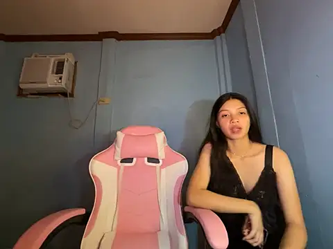 Snapshot of pinay_kitty23 chatting on 05-11-26, 01:28 pinay kitty23 online show from 05-11-26, 01:28
