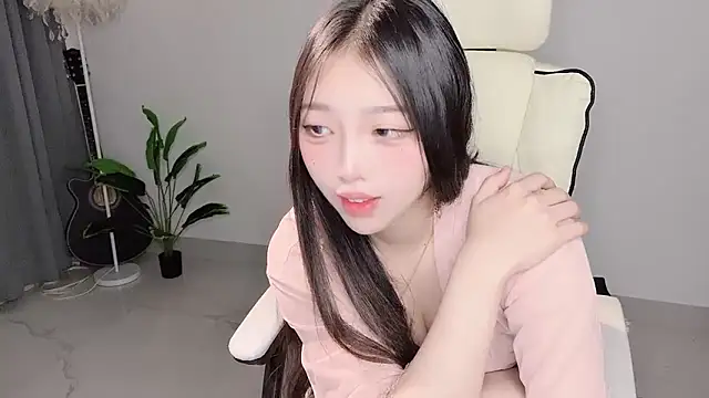 Yukiy8877 online show from 04-18-26, 01:04
