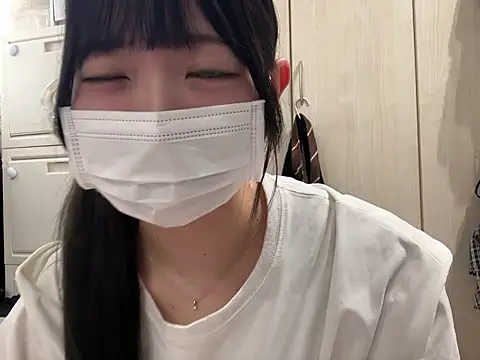 y-u-r-a-33 online show from 06-17-26, 07:44