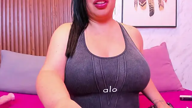 Nahomi rosse online show from 04-24-26, 02:19