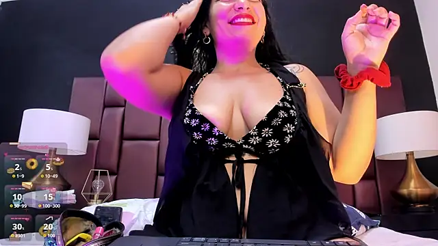 Snapshot of DianaSheren chatting on 06-06-26, 10:47 DianaSheren online show from 06-06-26, 10:47