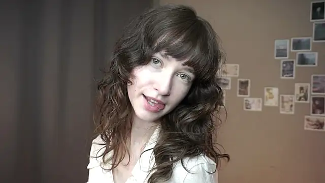 Snapshot of DellaLeck chatting on 04-29-26, 08:26 DellaLeck online show from 04-29-26, 08:26